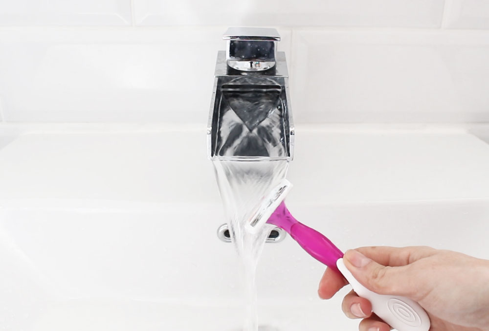 how to shave underarms